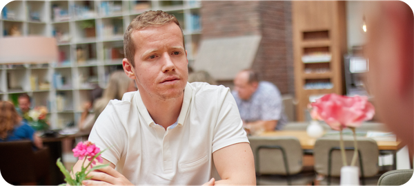 Deelnemer tijdens een opleiding van NIVE